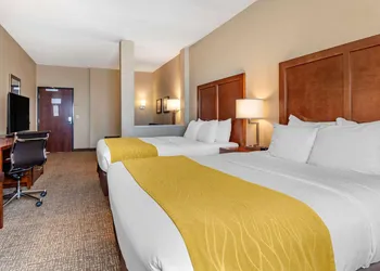 Comfort Inn & Suites Edgewood hotel thumbnail 4