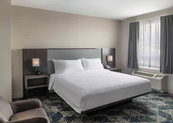Homewood Suites by Hilton Boston Logan Airport Chelsea hotel thumbnail 5