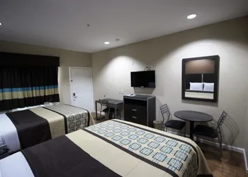 Scottish Inn & Suites hotel thumbnail 7