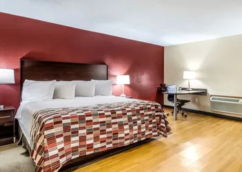 Red Roof Inn Chicago - Alsip hotel thumbnail 6