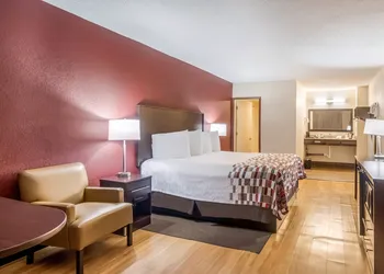 Red Roof Inn Chicago - Alsip hotel thumbnail 7