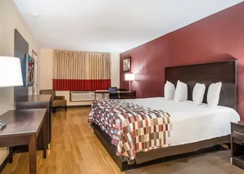 Red Roof Inn Chicago - Alsip hotel thumbnail 8