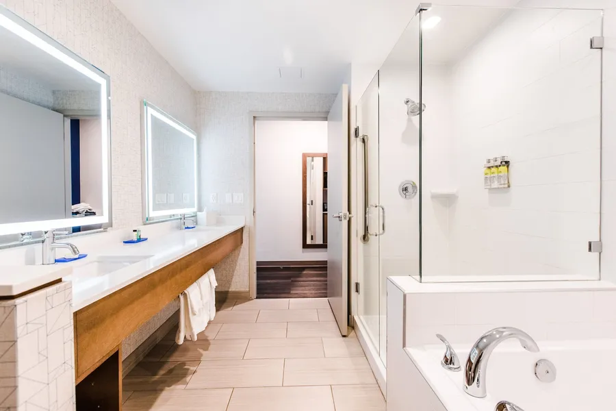 Holiday Inn Express & Suites West Edmonton - Mall Area by IHG hotel detail image 2