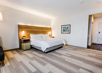 Holiday Inn Express & Suites West Edmonton - Mall Area by IHG hotel thumbnail 4