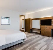Holiday Inn Express & Suites West Edmonton - Mall Area by IHG hotel detail image 5