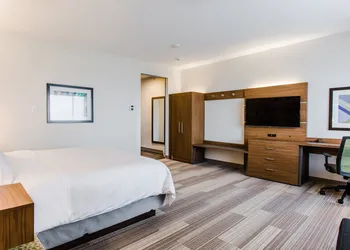 Holiday Inn Express & Suites West Edmonton - Mall Area by IHG hotel thumbnail 5