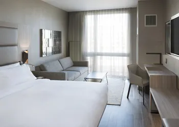 AC Hotel by Marriott Boston Cleveland Circle hotel thumbnail 5