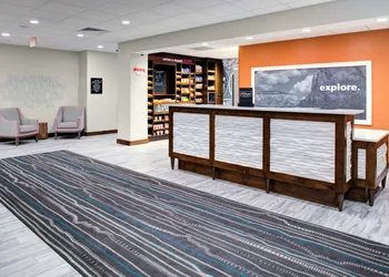 Hampton Inn & Suites Flagstaff East hotel thumbnail 2