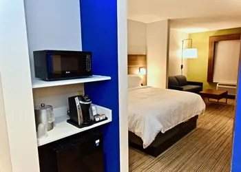 Holiday Inn Express & Suites Perryville by IHG hotel thumbnail 4