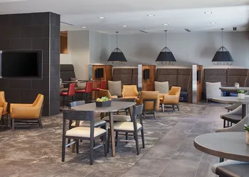 Courtyard by Marriott Minneapolis West hotel thumbnail 7