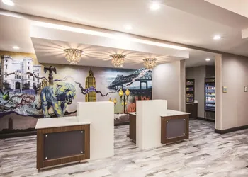 La Quinta Inn & Suites by Wyndham Baton Rouge - Port Allen hotel thumbnail 2