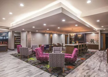 La Quinta Inn & Suites by Wyndham Baton Rouge - Port Allen hotel thumbnail 3