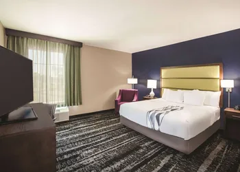 La Quinta Inn & Suites by Wyndham Baton Rouge - Port Allen hotel thumbnail 6