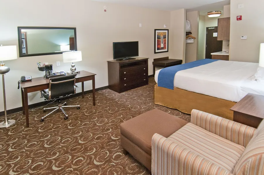 Holiday Inn Express & Suites San Antonio - Frost Bank Ctr hotel detail image 2