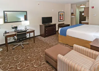 Holiday Inn Express & Suites San Antonio - Frost Bank Ctr hotel thumbnail 2
