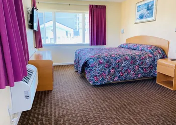 A1A Super Inn hotel thumbnail 2