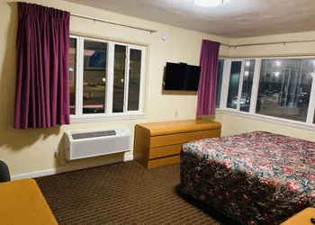 A1A Super Inn hotel thumbnail 3