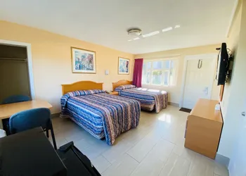A1A Super Inn hotel thumbnail 7