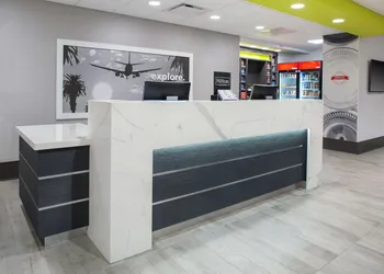 Hampton Inn & Suites Irvine-Orange County Airport hotel thumbnail 3
