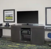 Hampton Inn & Suites Irvine-Orange County Airport hotel detail image 4