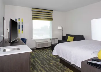 Hampton Inn & Suites Irvine-Orange County Airport hotel thumbnail 7