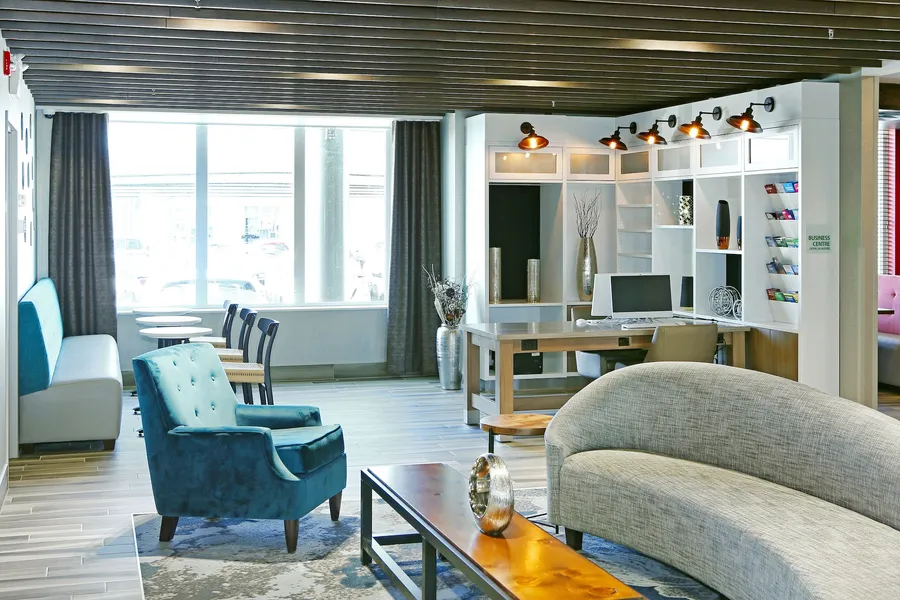 Holiday Inn Hotel & Suites Calgary Airport North by IHG hotel detail image 2