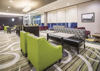 La Quinta Inn & Suites by Wyndham Clifton Park/Saratoga Area hotel thumbnail 2