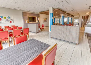 Holiday Inn Express & Suites Rantoul by IHG hotel thumbnail 4