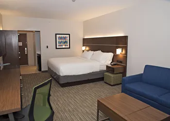 Holiday Inn Express & Suites Rantoul by IHG hotel thumbnail 6