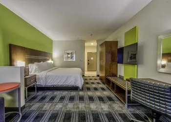Holiday Inn Express & Suites Dallas NW - Farmers Branch by IHG hotel thumbnail 7