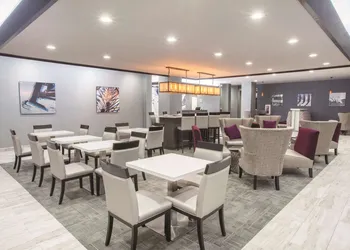 La Quinta Inn & Suites by Wyndham Kingsville hotel thumbnail 2
