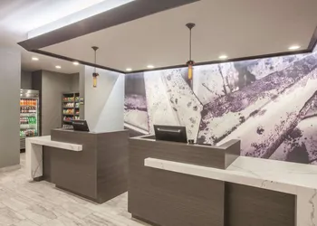 La Quinta Inn & Suites by Wyndham Kingsville hotel thumbnail 3