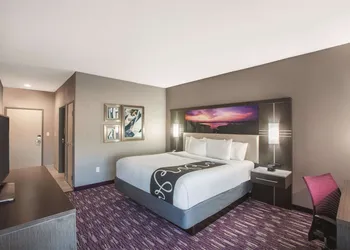 La Quinta Inn & Suites by Wyndham Kingsville hotel thumbnail 8