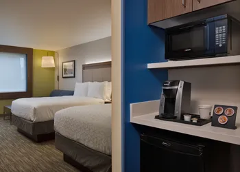 Holiday Inn Express & Suites Portland Airport - Cascade Stn by IHG hotel thumbnail 7