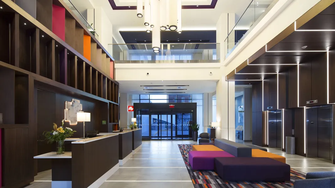 Holiday Inn Hotel & Suites Montreal Centre-ville Ouest by IHG hotel detail image 2