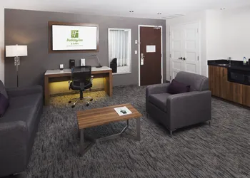 Holiday Inn Hotel & Suites Montreal Centre-ville Ouest by IHG hotel thumbnail 5