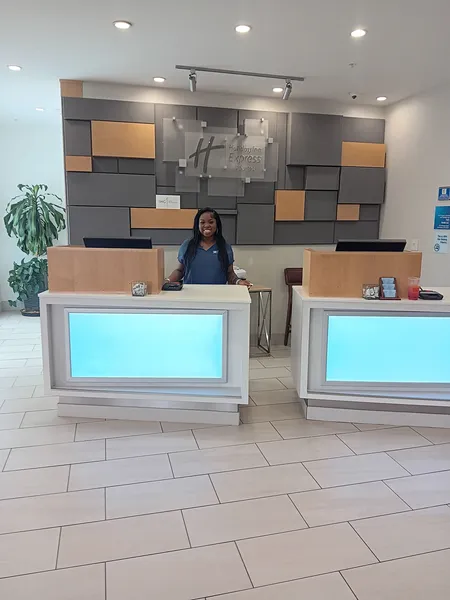 Holiday Inn Express & Suites Commerce by IHG hotel detail image 2