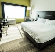 Holiday Inn Express & Suites Commerce by IHG hotel detail image 7