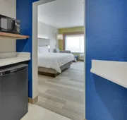 Holiday Inn Express & Suites Dallas NW HWY - Love Field by IHG hotel detail image 7