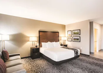 La Quinta Inn & Suites by Wyndham Walla Walla hotel thumbnail 6