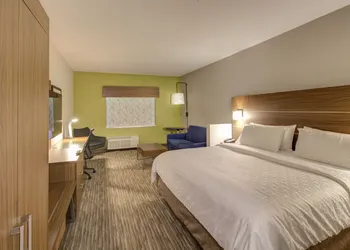 Holiday Inn Express Fort Walton Beach Central by IHG hotel thumbnail 6