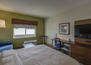 Holiday Inn Express Fort Walton Beach Central by IHG hotel thumbnail 8