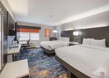 Clarion Pointe Marshall hotel thumbnail 7