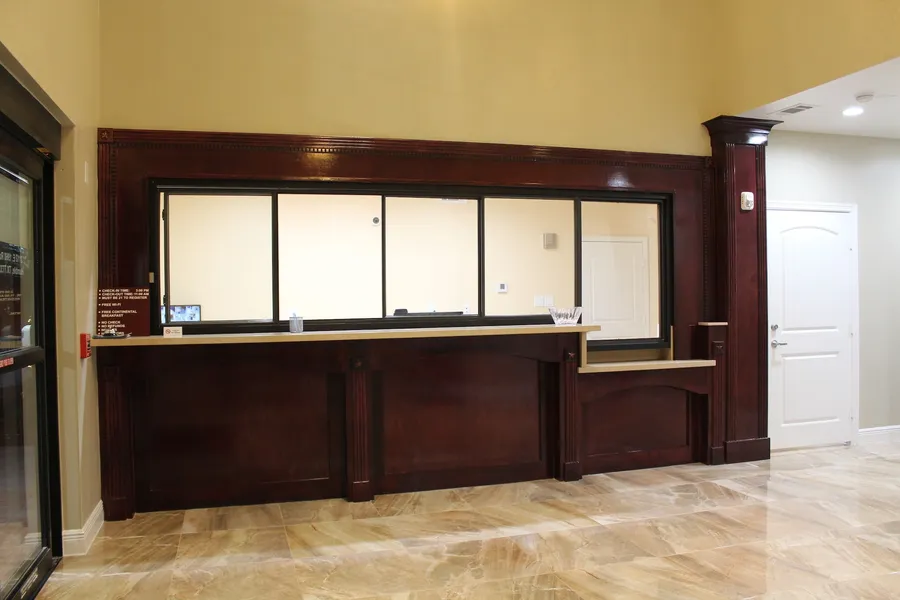 Express Inn & Suites - Bush Airport hotel detail image 2
