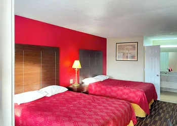 Rodeway Inn Pauls Valley hotel thumbnail 8