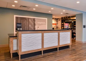 Hampton Inn Omaha Airport hotel thumbnail 2