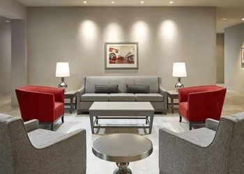 Hampton Inn Long Beach Airport hotel thumbnail 3