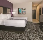 La Quinta Inn & Suites by Wyndham Dallas - Richardson hotel detail image 5