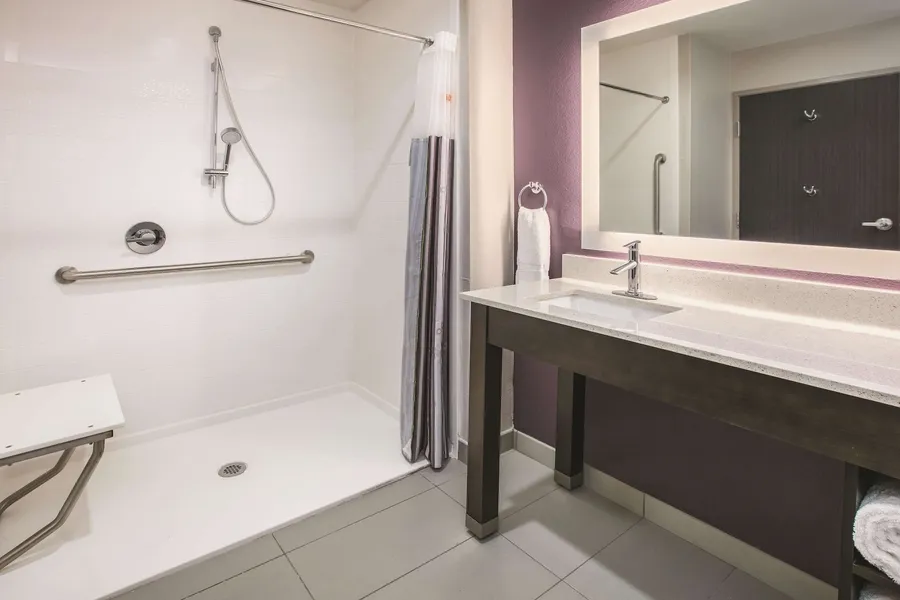 La Quinta Inn & Suites by Wyndham Dallas - Richardson hotel detail image 6