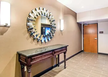 Comfort Inn & Suites Independence hotel thumbnail 2